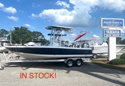 2025 Robalo 226 Cayman Biscayne Blue/White